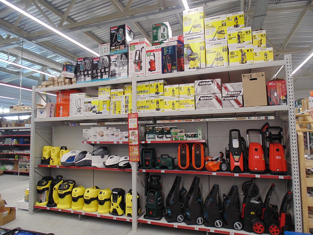 Строительный гипермаркет в Пинске на ул. Брестской, 140а