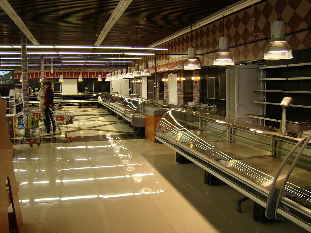 Супермаркет "Радуга-Гурман" в Солигорске на ул. Октябрьской, 27а