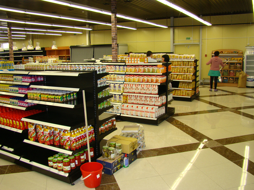 Супермаркет "Радуга-Гурман" в Солигорске на ул. Октябрьской, 27а