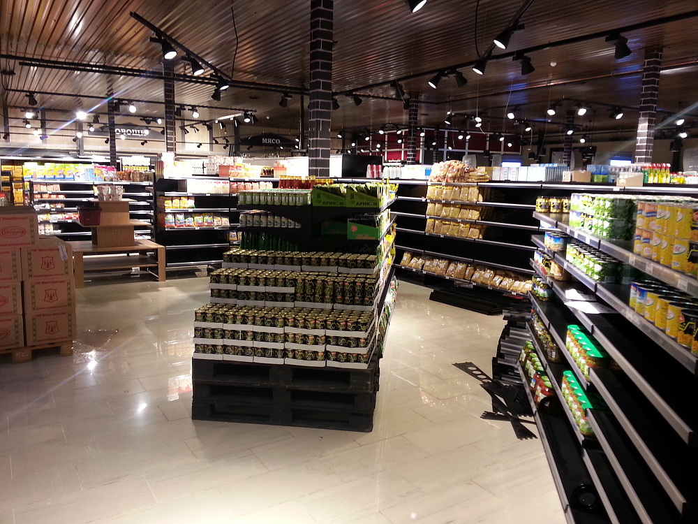 Супермаркет "Радуга" в Солигорске на ул. Судиловского, 8а