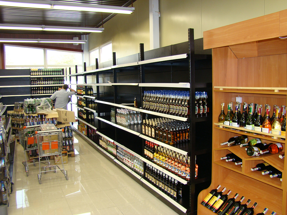 Супермаркет "Радуга-Гурман" в Солигорске на ул. Октябрьской, 27а