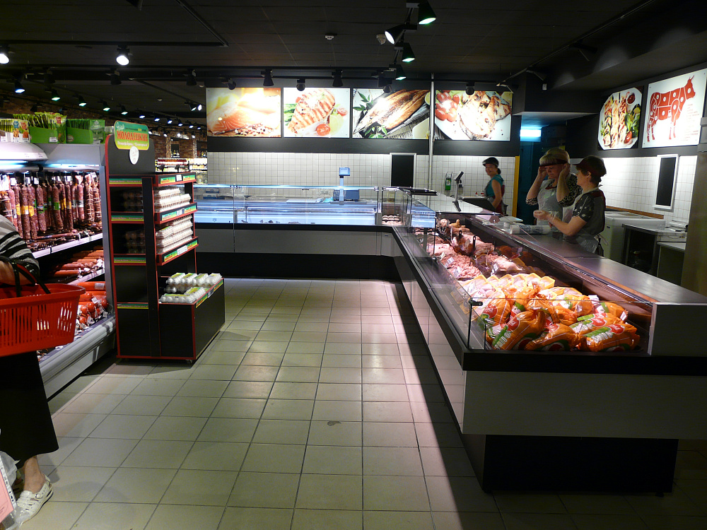 Продовольственный супермаркет "Радуга-Свет" в Солигорске на ул. Ленина, 32