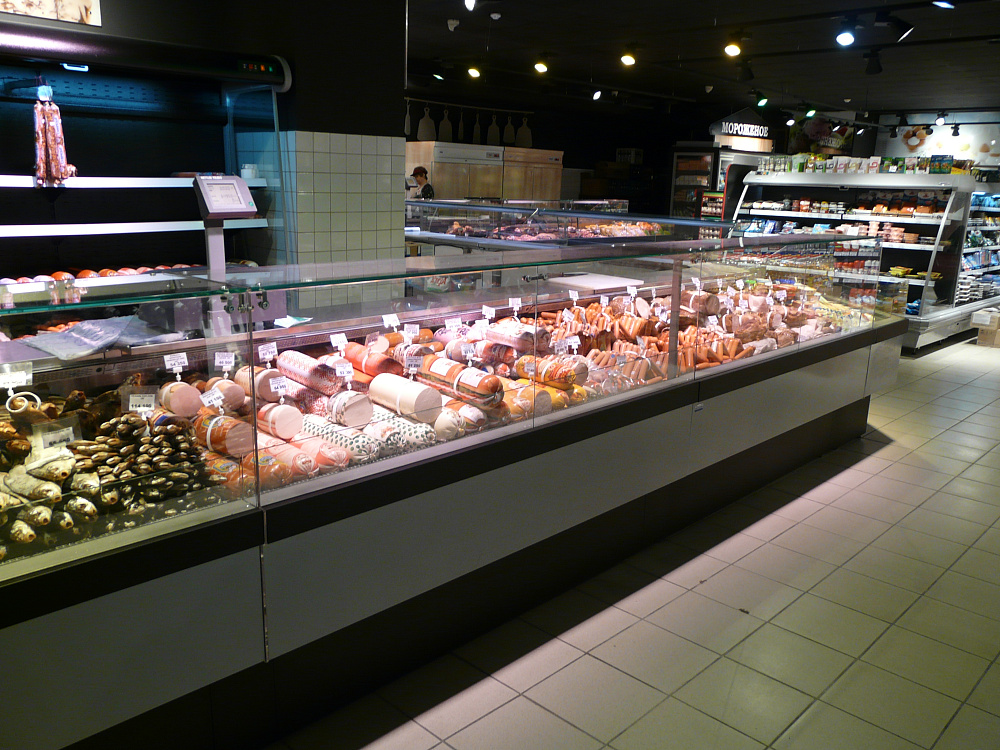 Продовольственный супермаркет "Радуга-Свет" в Солигорске на ул. Ленина, 32