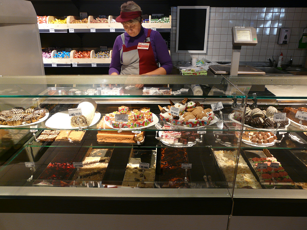 Продовольственный супермаркет "Радуга-Свет" в Солигорске на ул. Ленина, 32