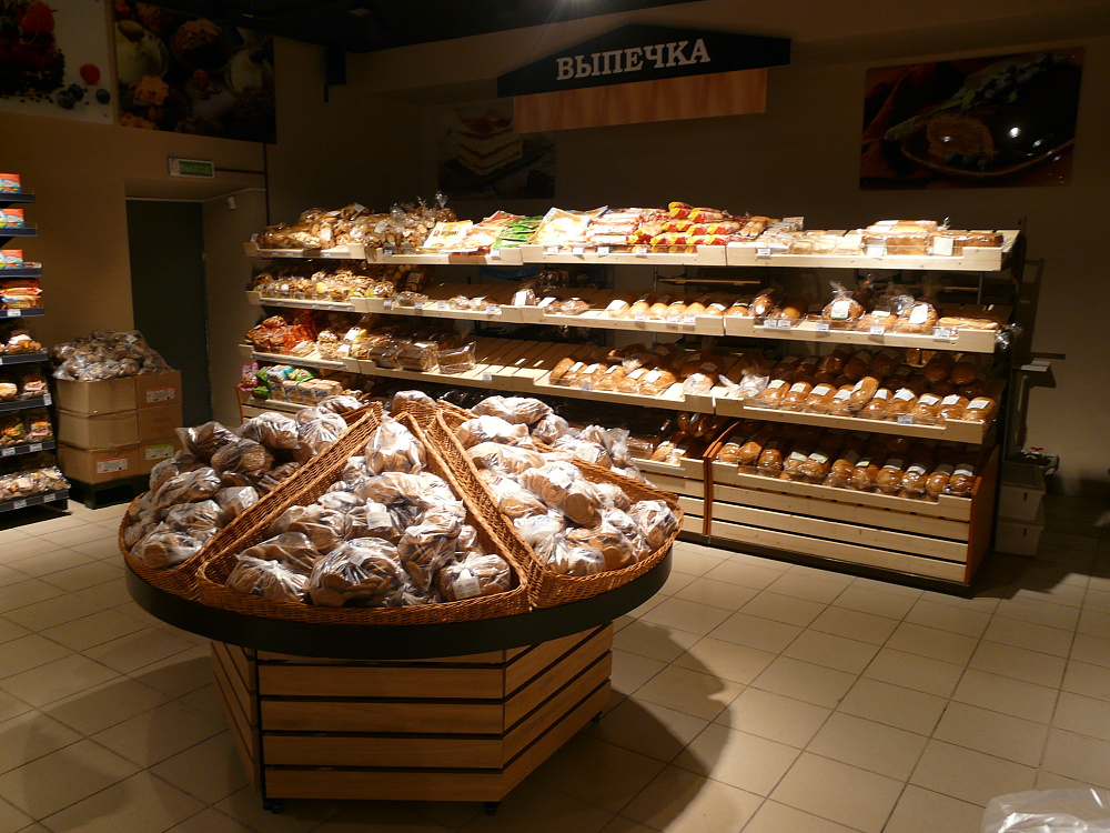 Продовольственный супермаркет "Радуга-Свет" в Солигорске на ул. Ленина, 32