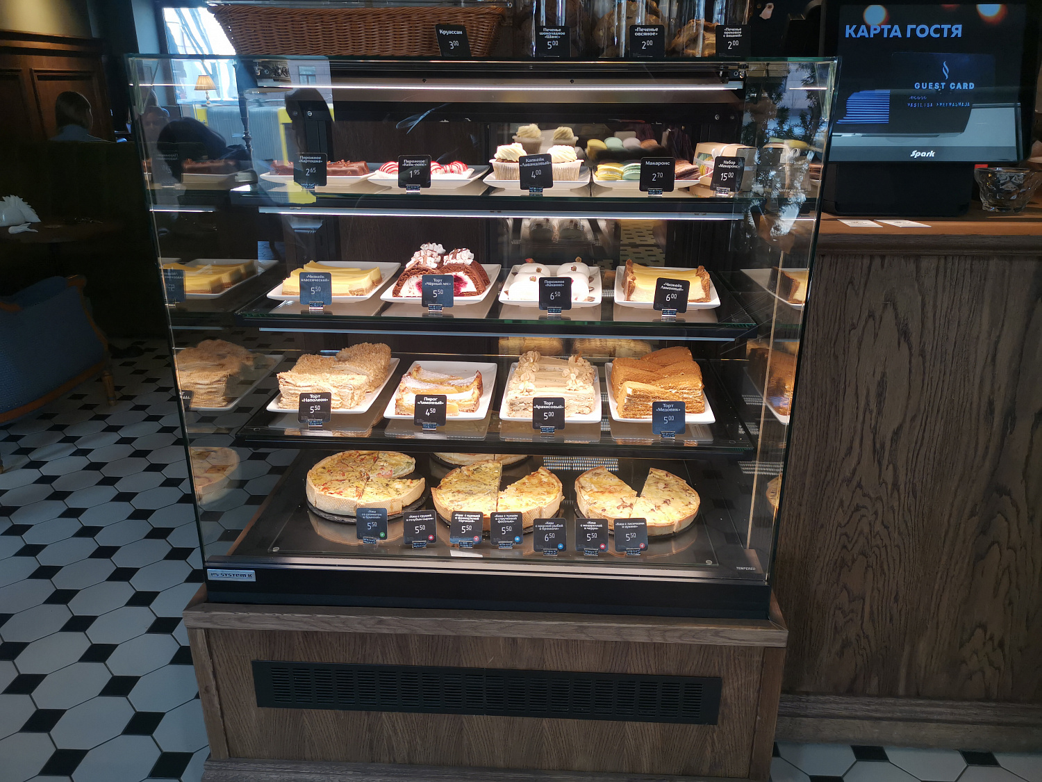 Кофейня "Параграф" в Минске на пр. Независимости, 37